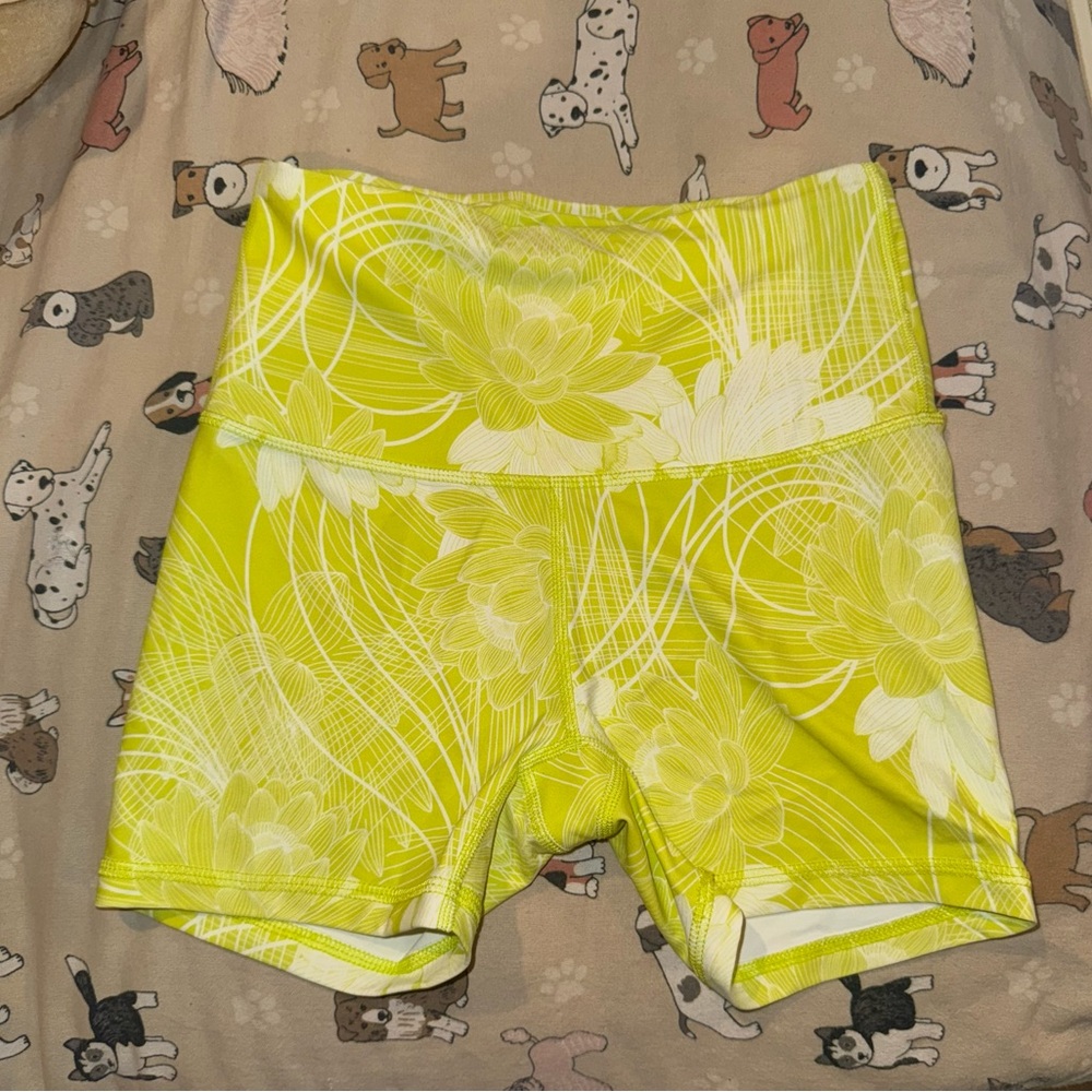 JoyLab Yellow and White Bike Shorts Vibrant Floral Design